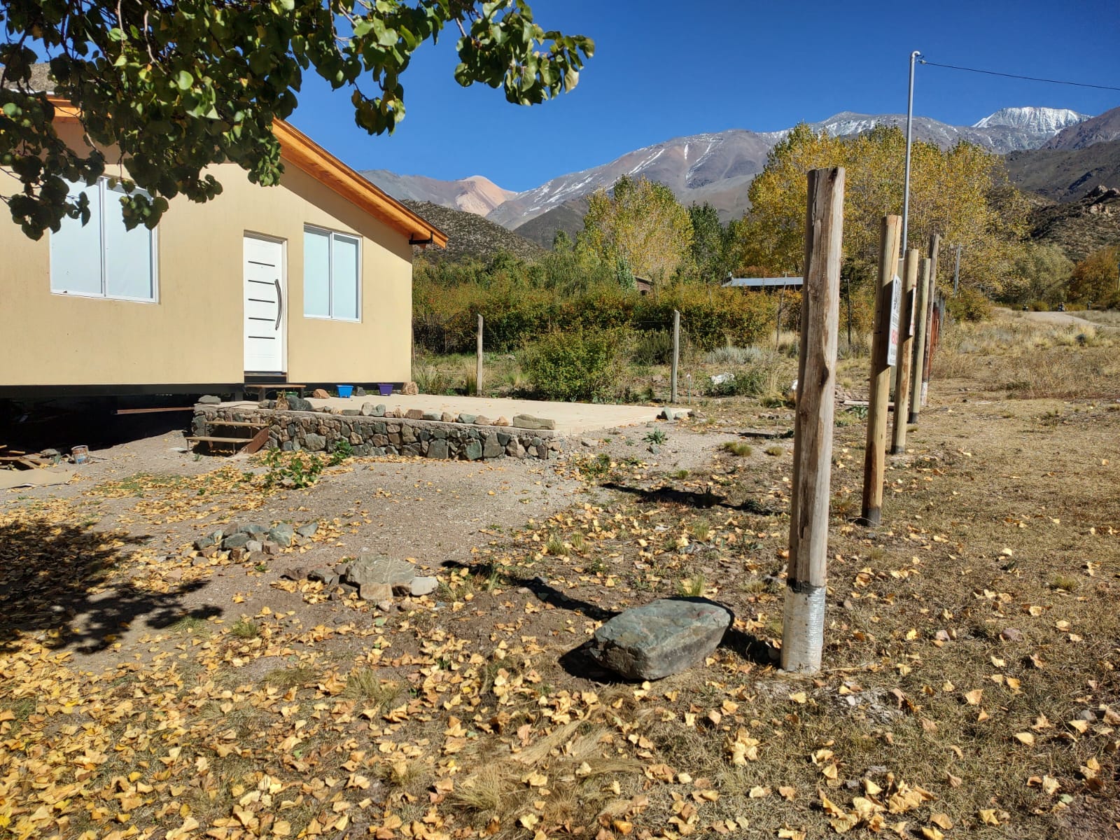 Casa, hermosa vista, montañas, jardín, oportunidad, inversión 